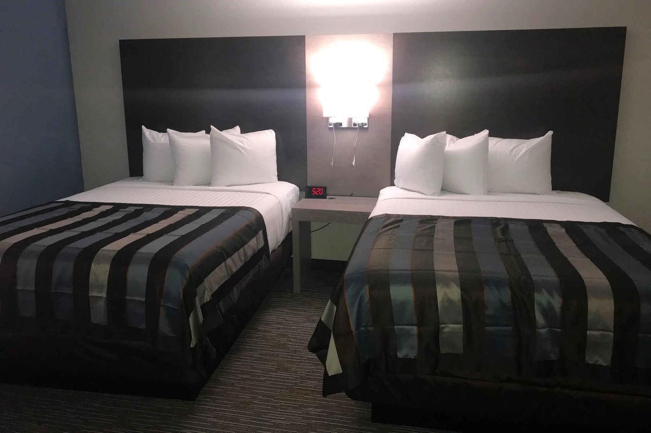 Deluxe Queen Room with Two Queen Beds - Non-Smoking